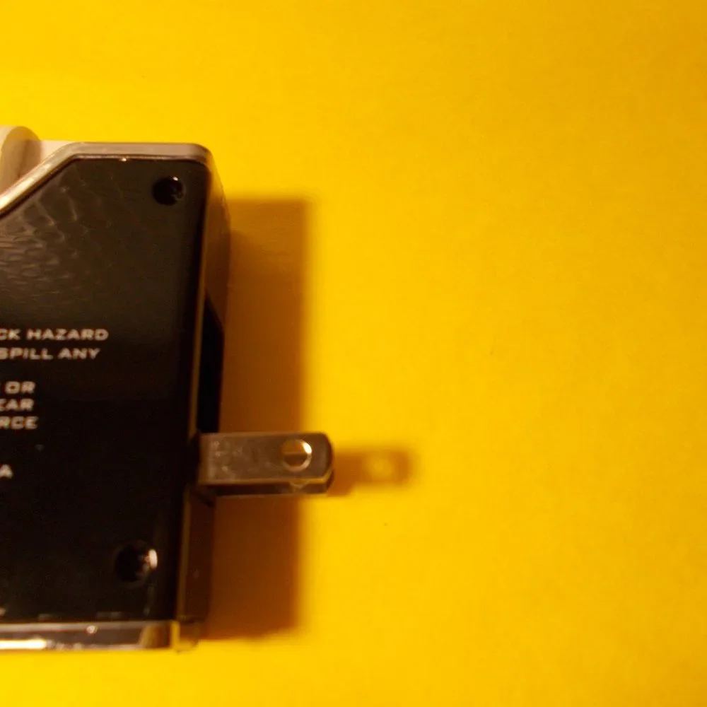 VINTAGE i-Charge 3 Way Phone Charger